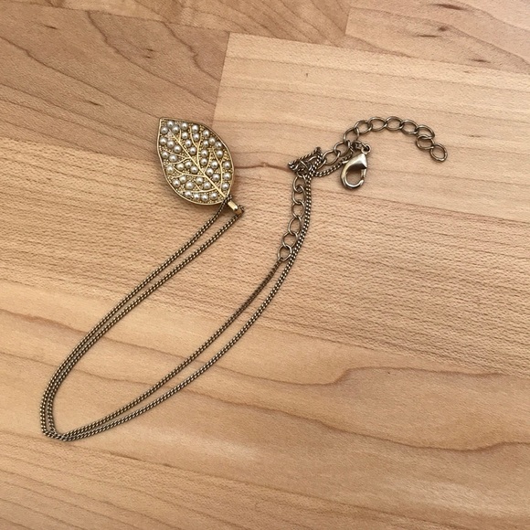 SOLD Anthropologie necklace pearl leaf 🍃 - Picture 3 of 3